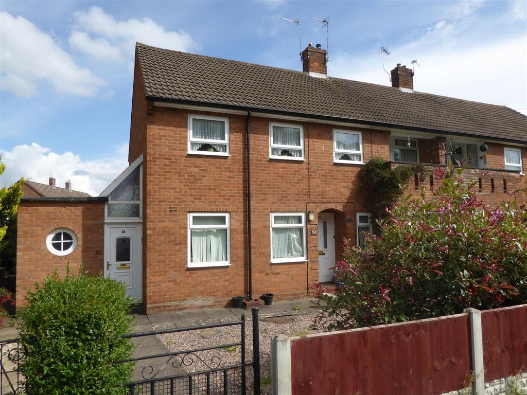 2 bed flat to rent in Trinity Road, Dawley, Telford, Shropshire TF4