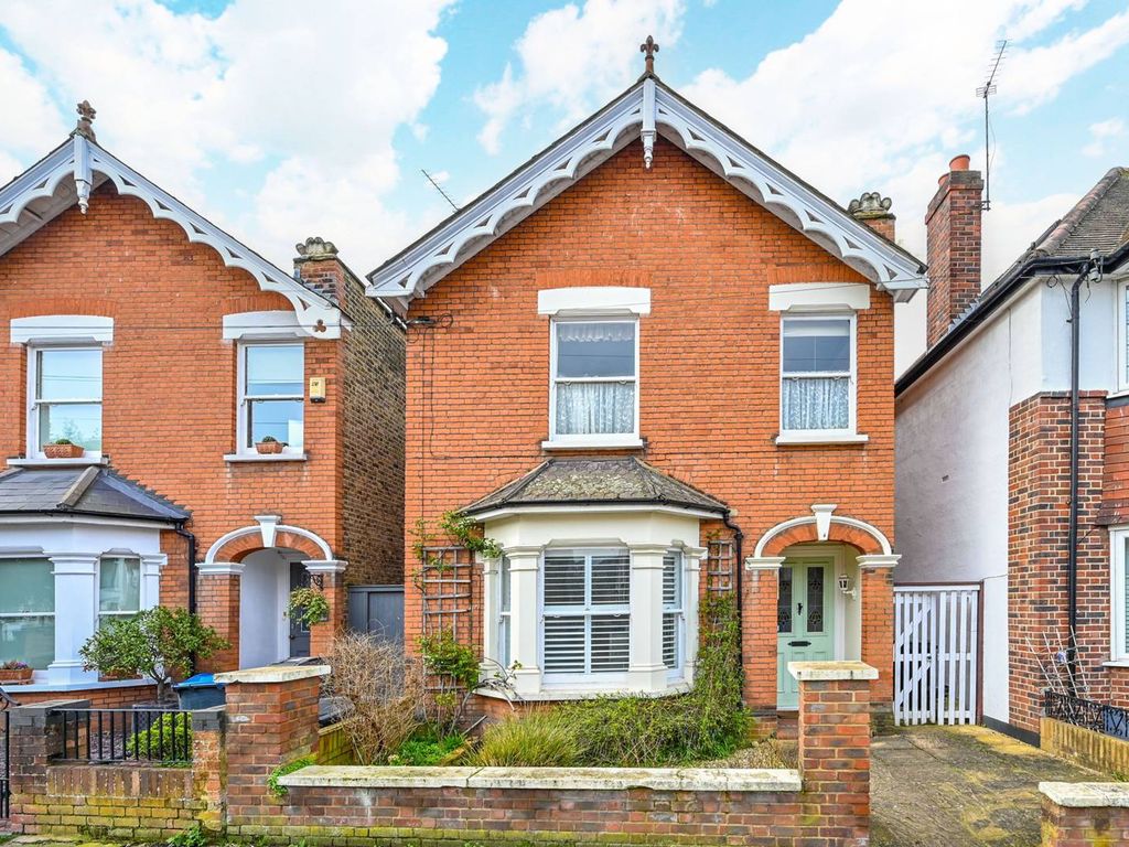 3 bed detached house for sale in Westbury Road, New Malden KT3, £