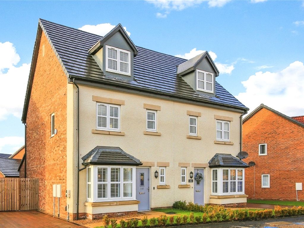 4 bed semidetached house for sale in Watson Road, Callerton, Newcastle