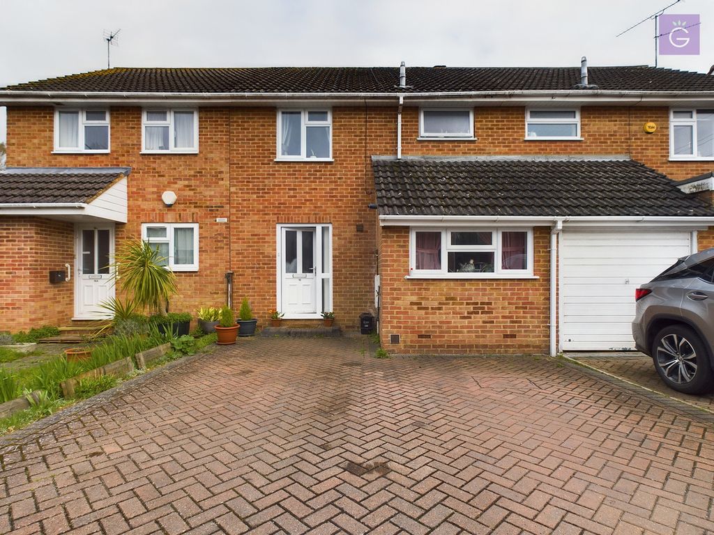 3 bed terraced house for sale in Bodmin Road, Woodley RG5 Zoopla