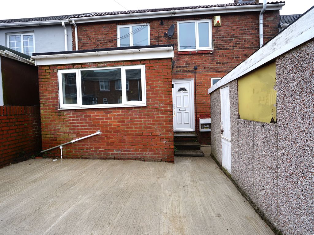 3 bed terraced house to rent in Barwick Street, Murton, Seaham SR7, £