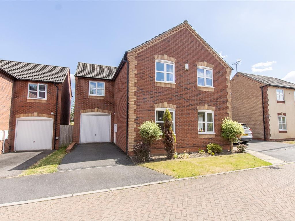 5 bed detached house for sale in Bartley Gardens, Calverton, Nottingham