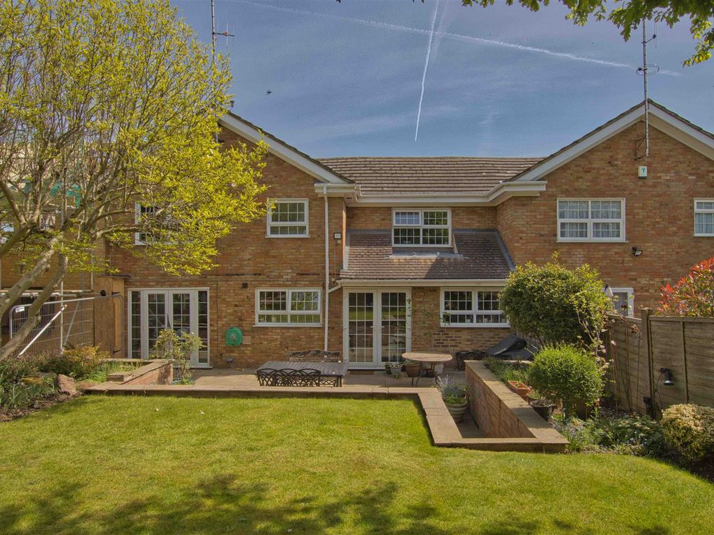 4 bed terraced house for sale in Hartfield Avenue, Elstree, Borehamwood