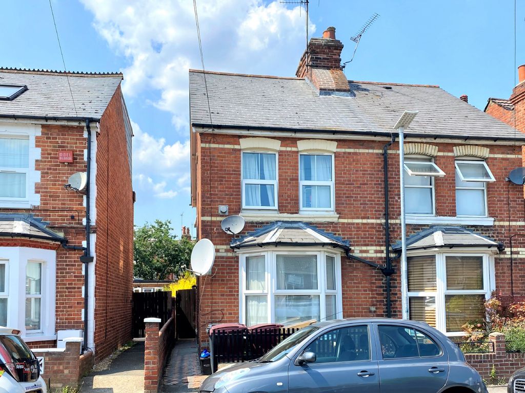 3 bed semidetached house for sale in Pangbourne Street, Reading RG30