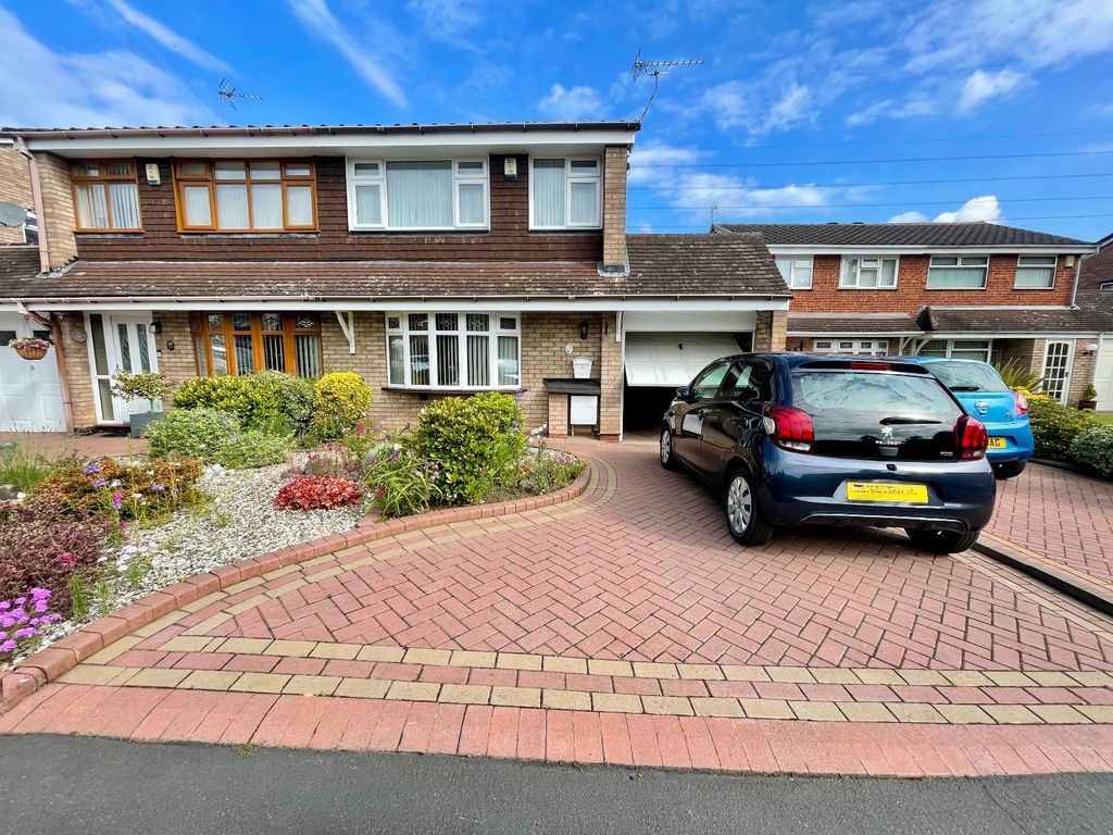 3 bed semidetached house for sale in Burghley Drive, West Bromwich B71