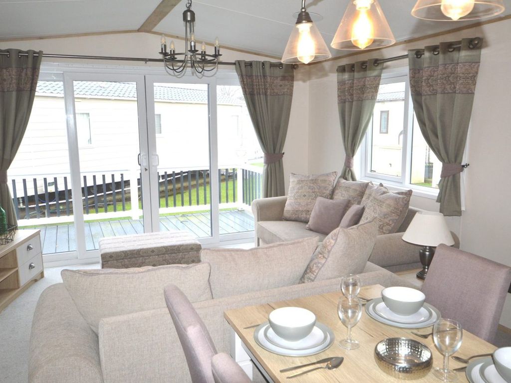 2 bed lodge for sale in Dymchurch Road, New Romney TN28, £68,995 Zoopla