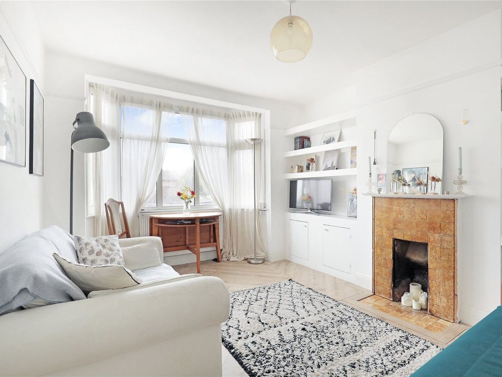 1 bed flat for sale in Mount Pleasant Road, Walthamstow, London E17, £