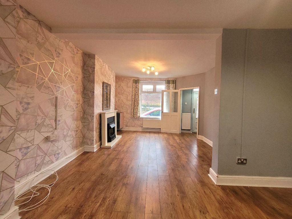 3 bed terraced house to rent in Derlwyn Street, Phillipstown, New