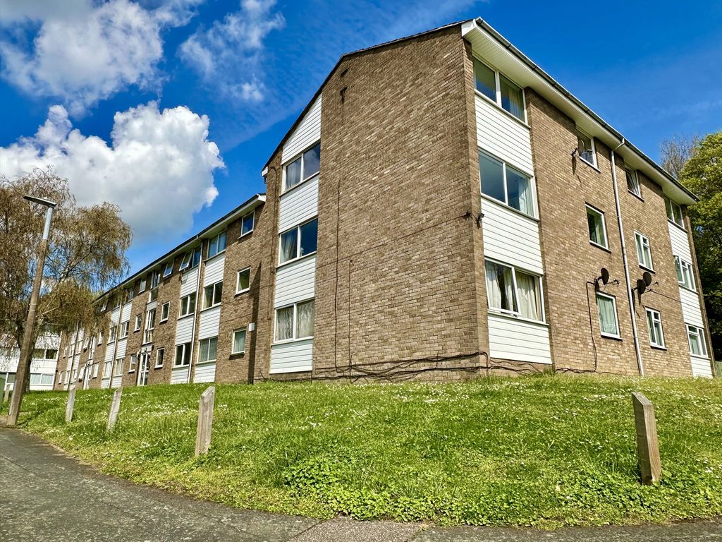 2 bed flat for sale in Peregrine Close, Watford WD25 Zoopla