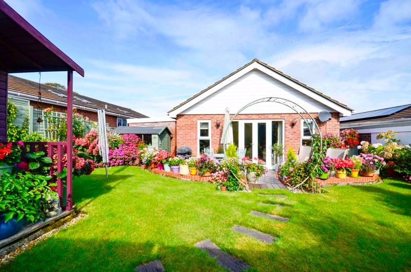 3 bed detached bungalow for sale in Hill Head Park, Brixham TQ5, £
