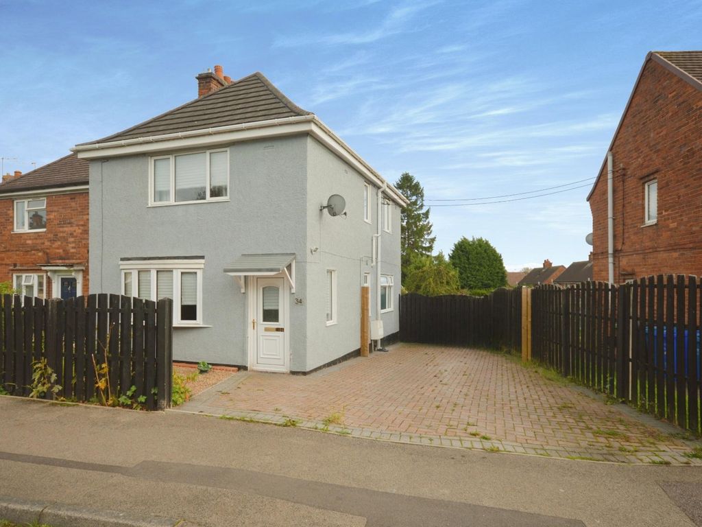 3 bed semidetached house for sale in St. Augustines Crescent
