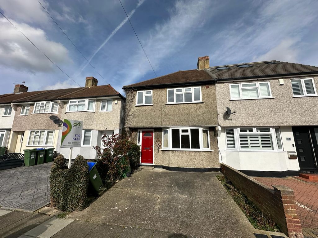 3 bed terraced house for sale in Ridgeway East, Sidcup DA15, £400,000