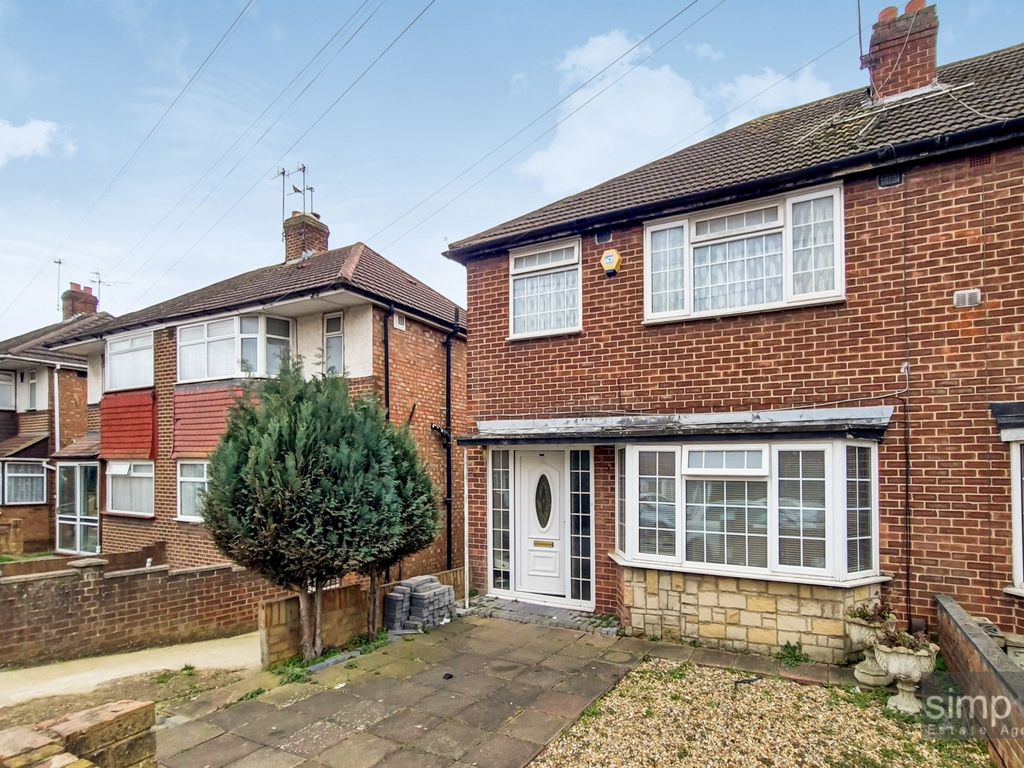 3 bed semidetached house for sale in Laburnum Road, Hayes UB3 Zoopla