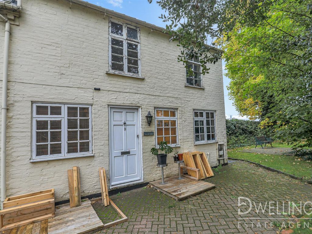 2 bed property for sale in Laburnum Court, Horninglow Street, BurtonOn