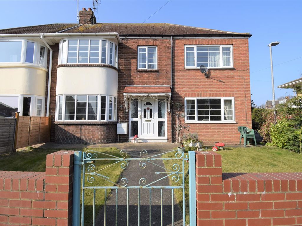 4 bed semidetached house for sale in Queensgate, Bridlington YO16 Zoopla