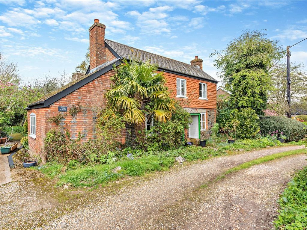 3 bed detached house for sale in Ashford Hill, Thatcham, Hampshire RG19