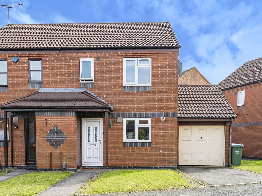 3 bed semidetached house for sale in WynnGriffith Drive, Tipton DY4