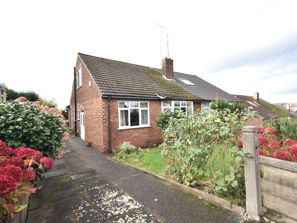 3 bed bungalow for sale in Somerville Drive, Leeds LS14, £190,000 Zoopla