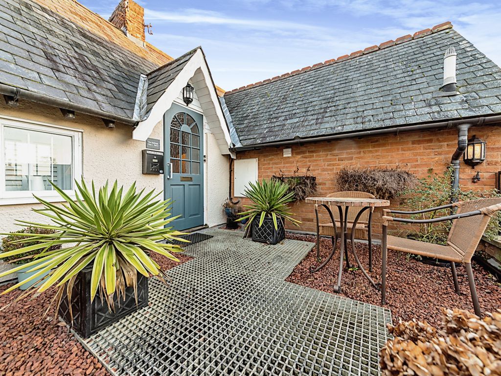 2 bed flat for sale in Mill Street, Oakham LE15 Zoopla