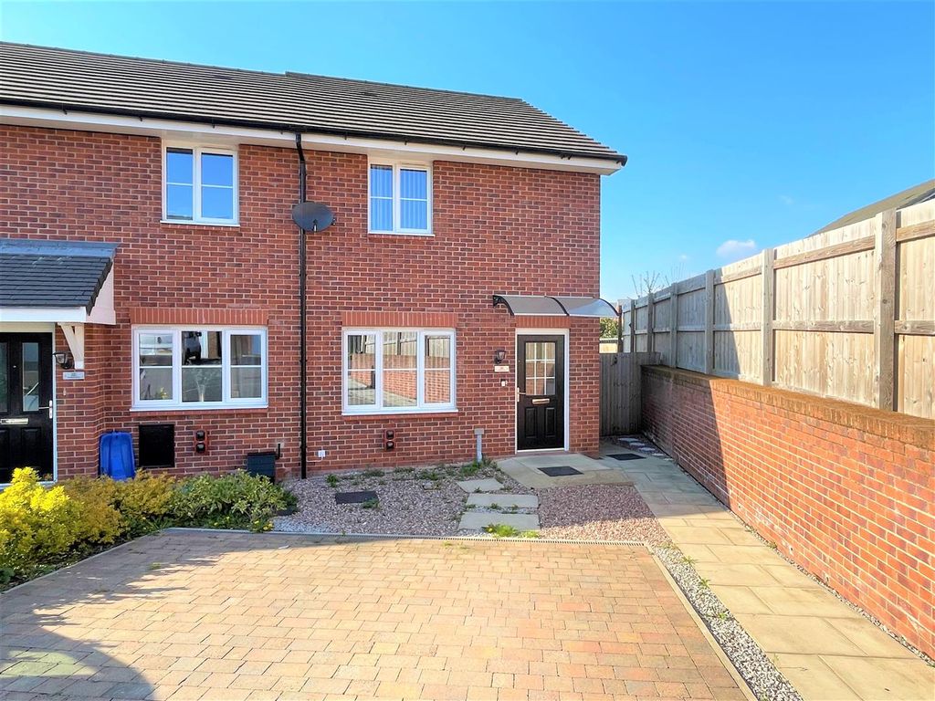 3 bed end terrace house for sale in Harebell Drive, Congleton CW12 Zoopla