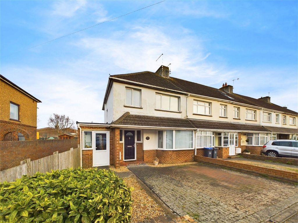 3 bed end terrace house for sale in Eastern Avenue, ShorehamBySea