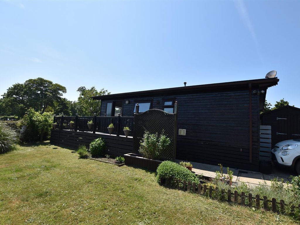 2 bed property for sale in Northrepps Road, Northrepps, Cromer NR27