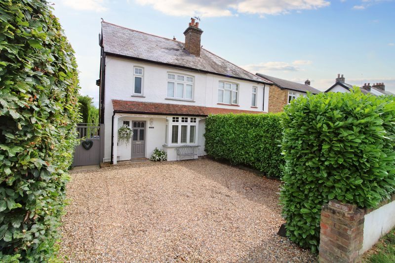 4 bed semidetached house for sale in St. Johns Road, Penn, High
