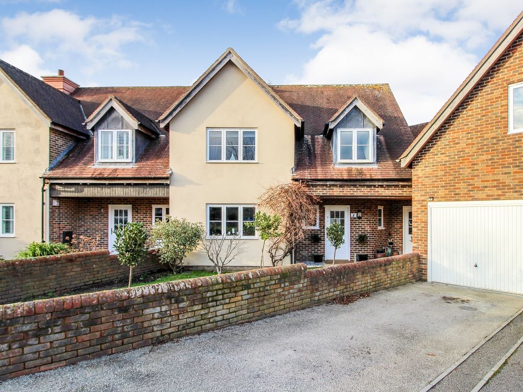 3 bed property for sale in Wyvern Place, Warnham, Horsham, West Sussex