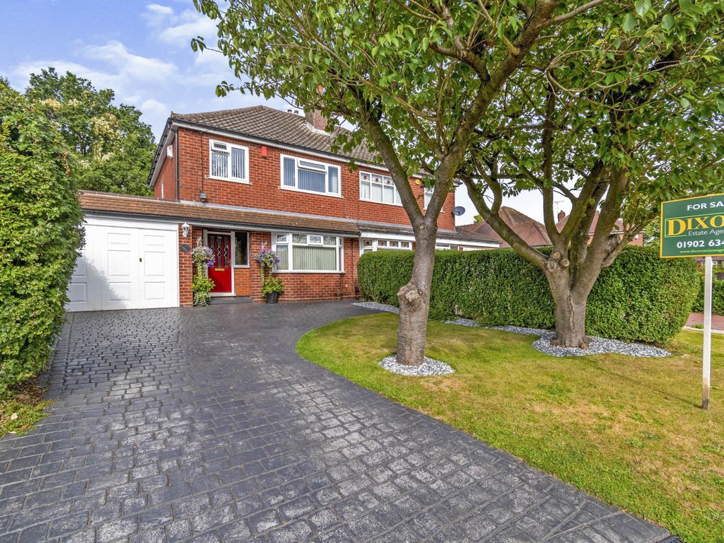 3 bed semidetached house for sale in Heath Road, Willenhall, West
