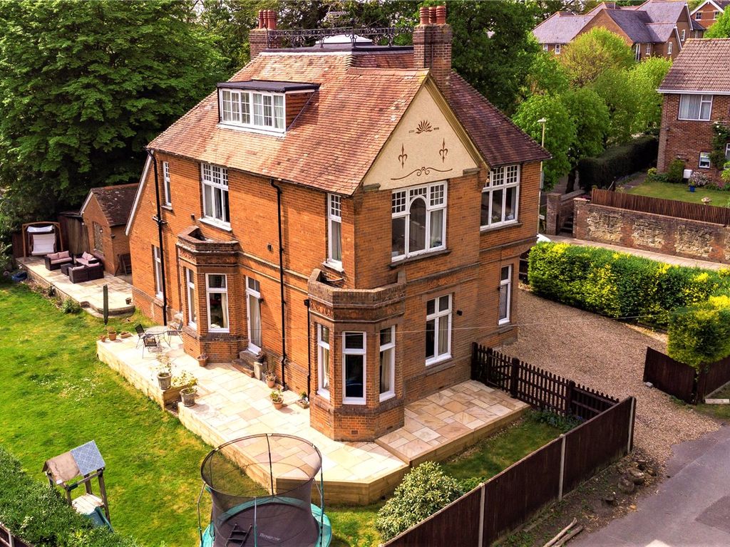 6 bed detached house for sale in Church Lane West, Aldershot GU11 Zoopla