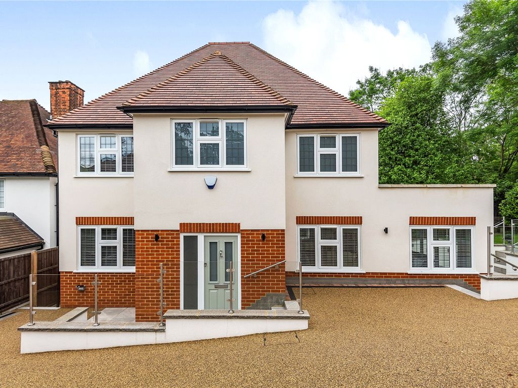 5 bed detached house for sale in Meadway, Hertfordshire EN5