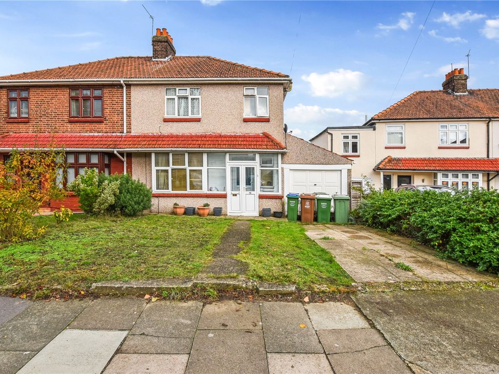 3 bed semidetached house for sale in Hillingdon Road, Barnehurst, Kent