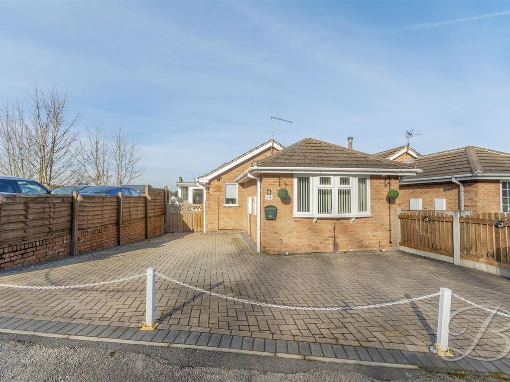 2 bed detached bungalow for sale in Lynnes Close, Blidworth, Mansfield
