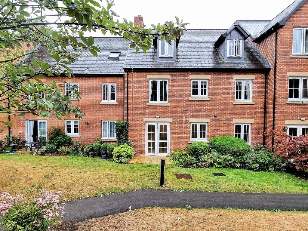 1 bed property for sale in Daffodil Court, Newent GL18 Zoopla