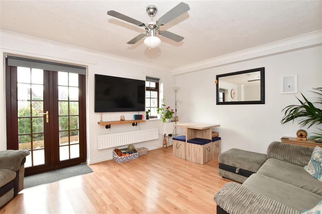 2 bed flat for sale in Lyminster Road, Wick, Littlehampton, West Sussex