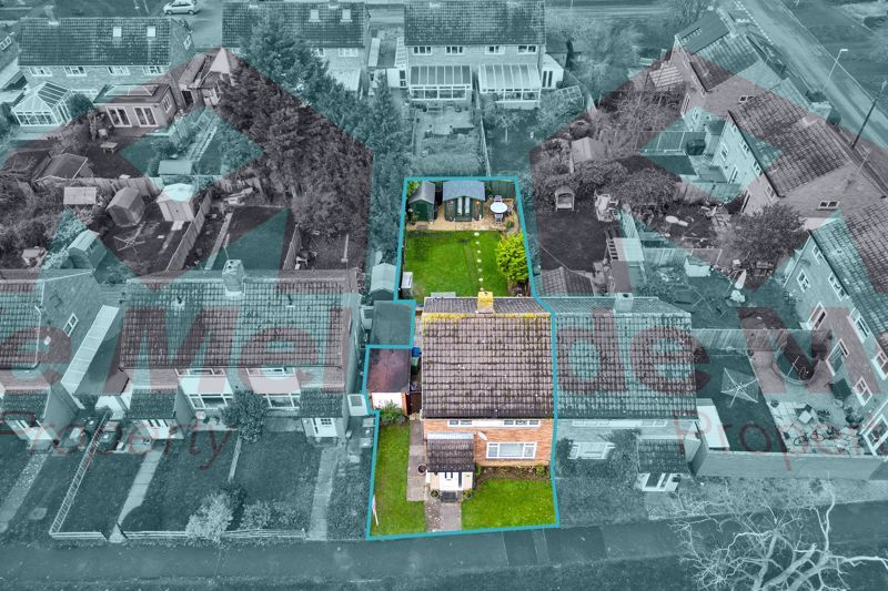 3 bed property for sale in Linworth Road, Cleeve, Cheltenham