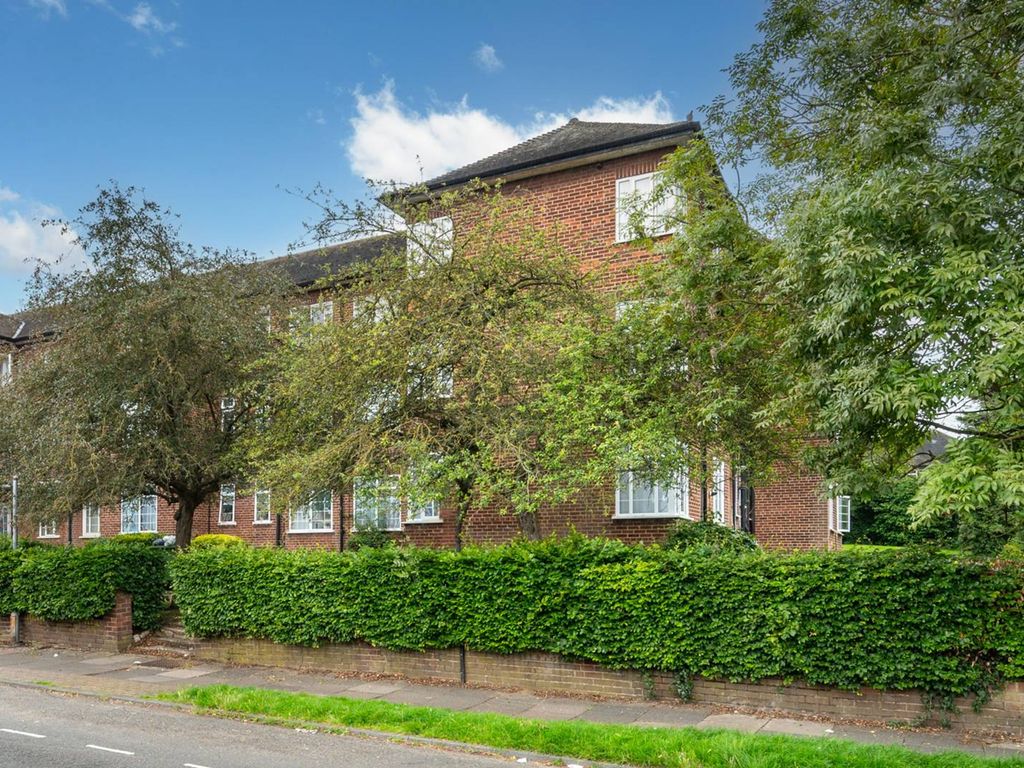 2 bed flat for sale in Kings Drive, Wembley Park, Wembley HA9, £375,000
