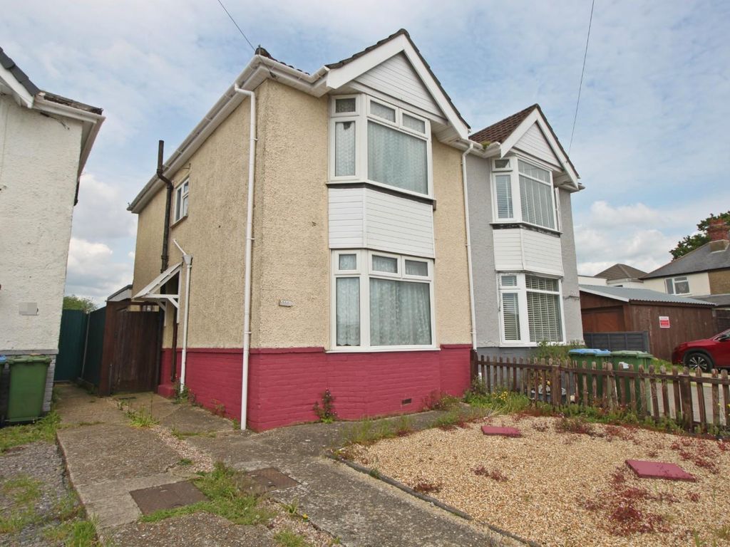 2 bed semidetached house for sale in Kathleen Road, Sholing