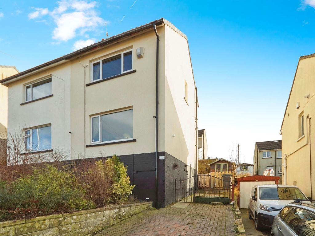 2 bed semidetached house for sale in Prospect Mount, Shipley BD18, £