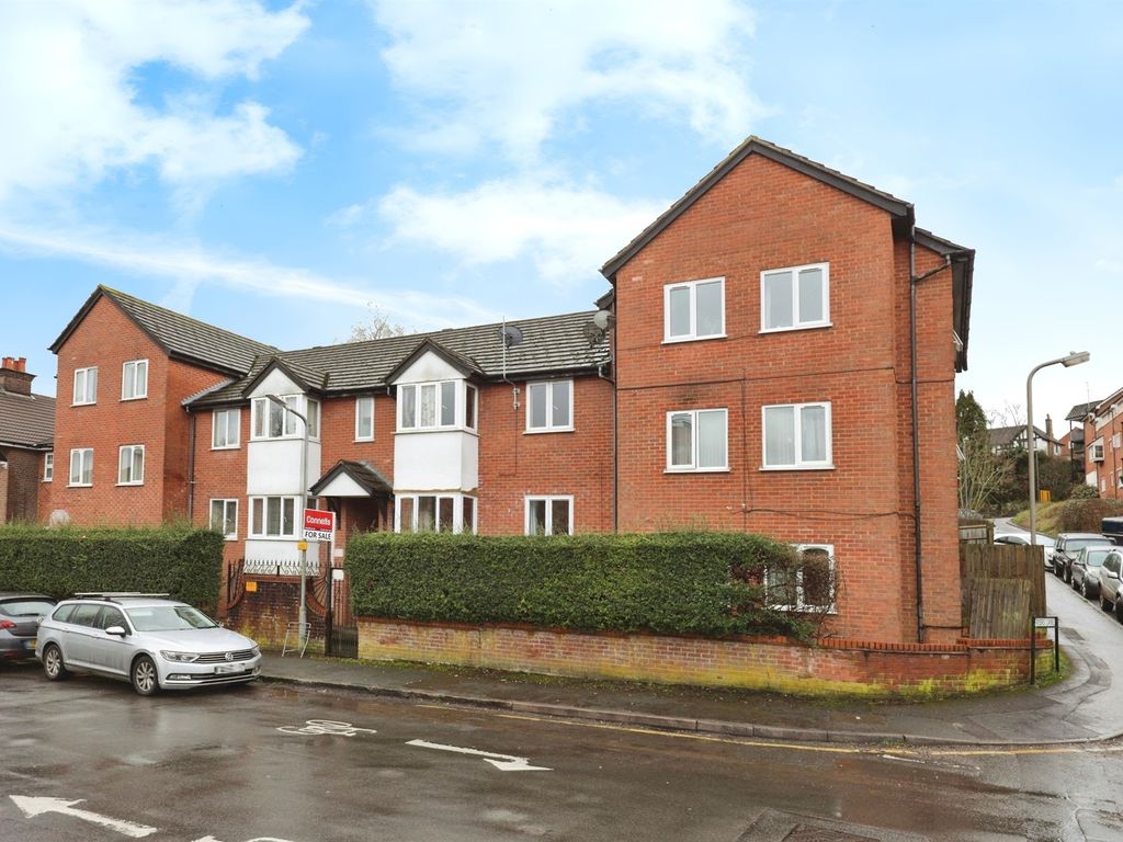 1 bed flat for sale in Abercromby Avenue, High HP12, £120,000