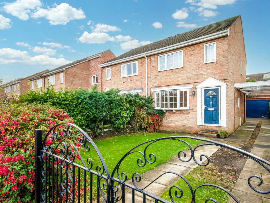 3 bed semidetached house for sale in Top Orchard, Ryhill, Wakefield