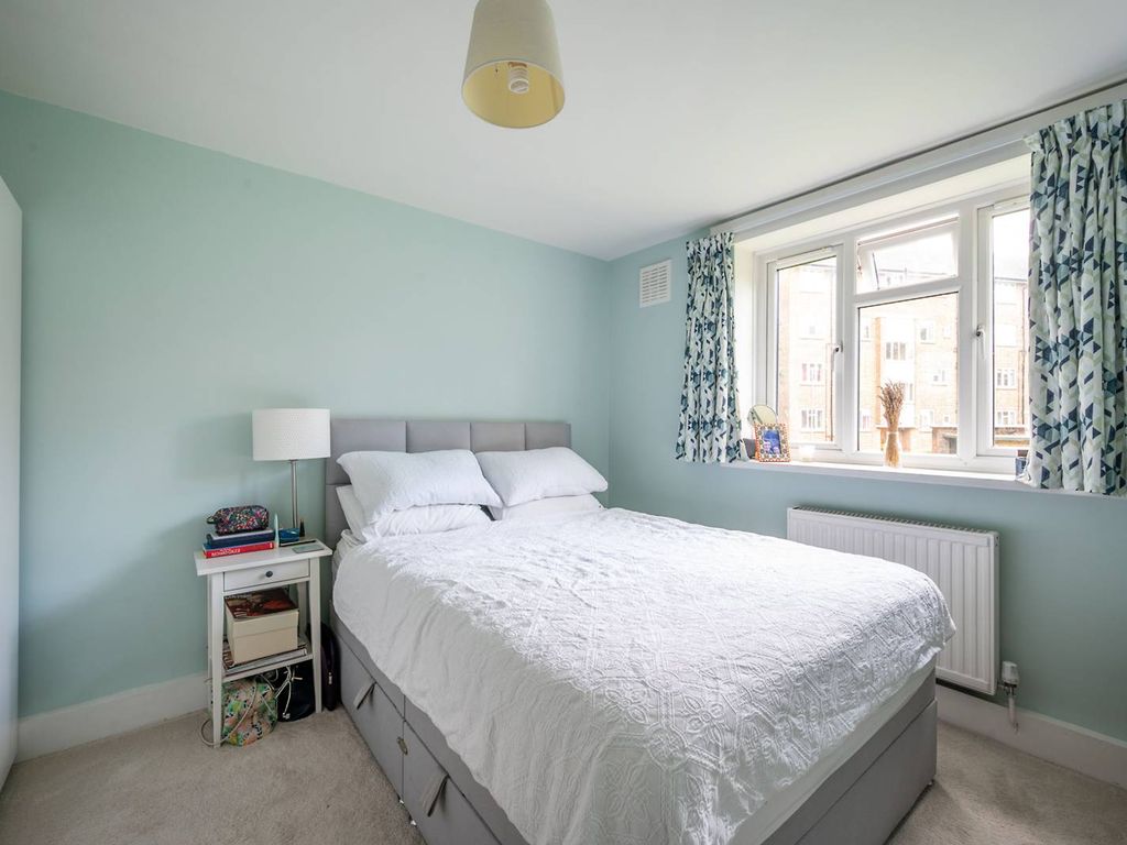 Whitnell Way, Putney, London SW15  