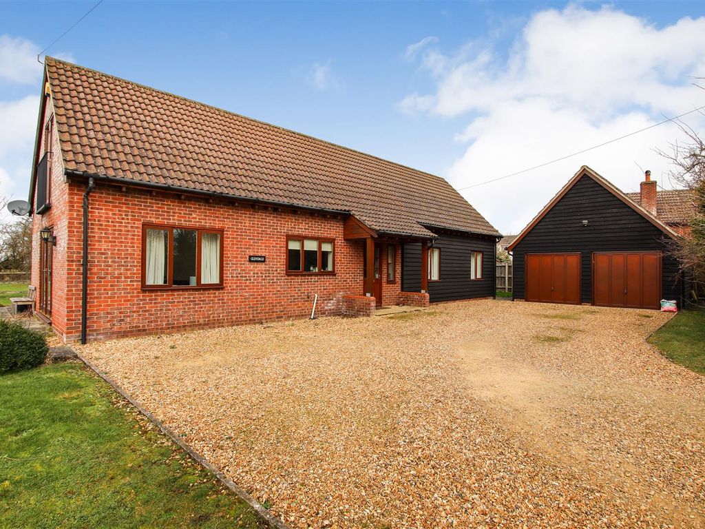 4 bed detached bungalow to rent in Main Street, Caldecote, Cambridge