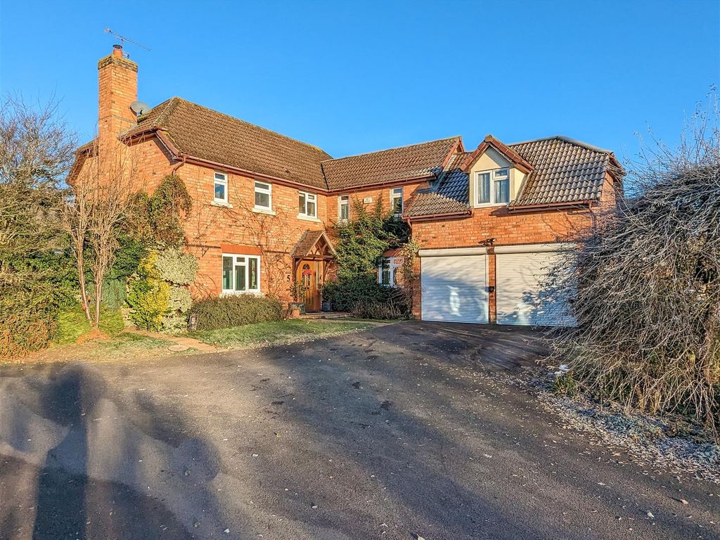 5 bed detached house for sale in St. Peters Close, Malvern WR14 Zoopla