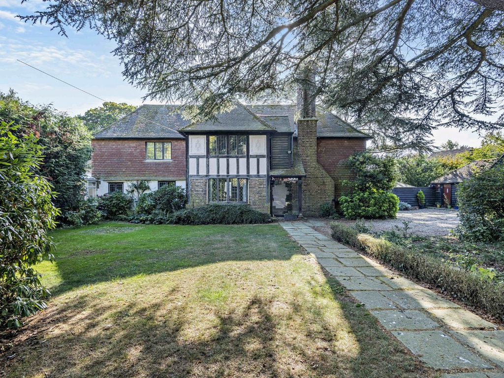 4 bed detached house for sale in Pit Lane, Edenbridge, Kent TN8, £