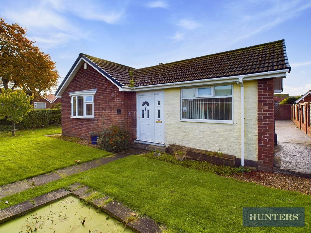 2 bed detached bungalow for sale in Wharfedale, Filey YO14, £300,000