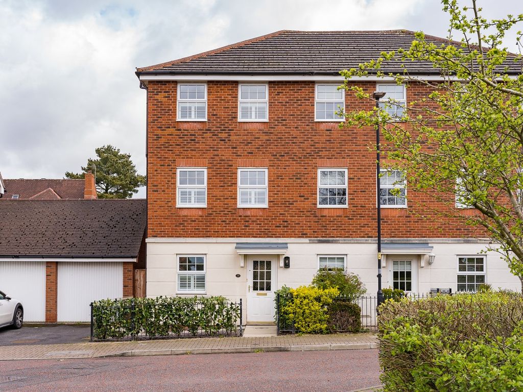 3 bed town house for sale in Browning Drive, Winwick, Warrington WA2