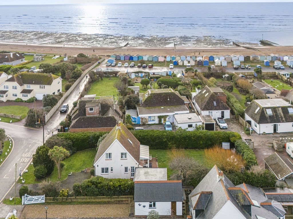 3 bed detached house for sale in West Drive, Worthing BN12, £675,000