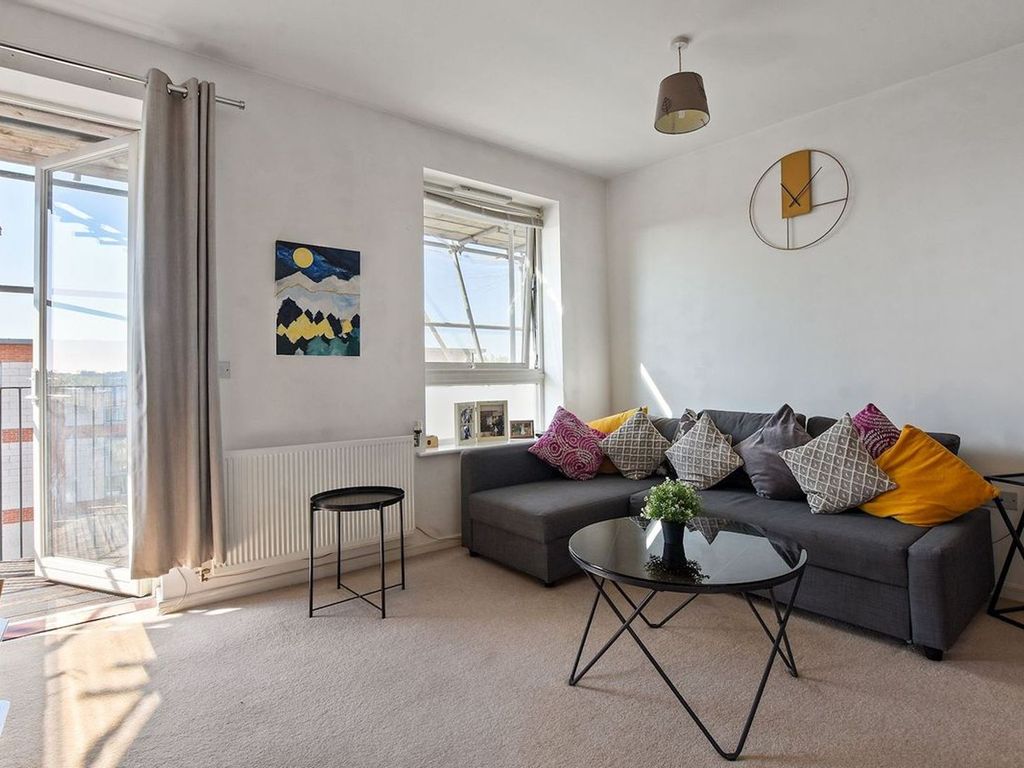 103 Lanacre Avenue, Colindale NW9