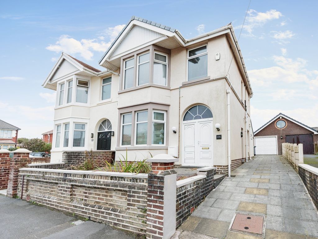 2 bed flat for sale in Holmfield Road, Blackpool, Lancashire FY2, £